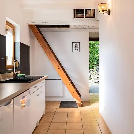 Apartment La Chataigne Perchee, Piscine Et Nature Chirols