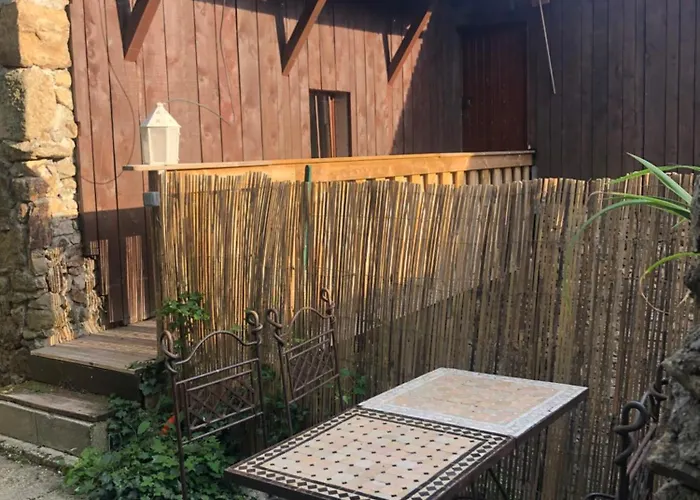 La Châtaigne Perchée, Piscine Et Nature Chirols